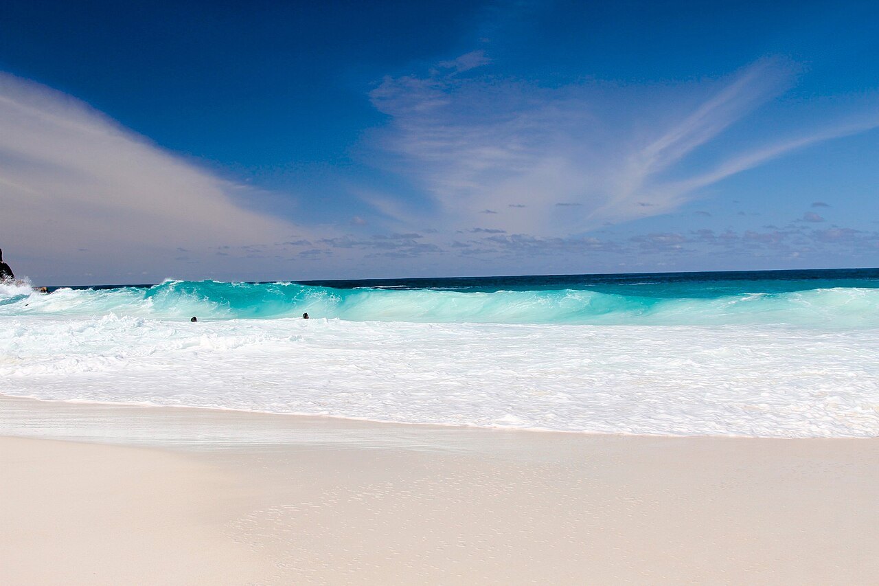 NIVA LABRIZ SEYCHELLES 5 *